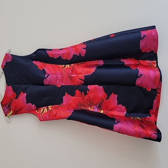 NWT FUNSPORT Fit and Flare Dress. Size Medium. NAVY/PINK. - Picture 2 of 5